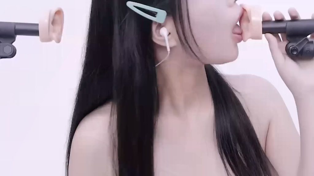 专属视频-🥰晓美-ASMR 口腔音 舔耳 弹舌音 按摩 喘息 ｜Wheezing oral sound licking ear playing tongue sound silk stockings