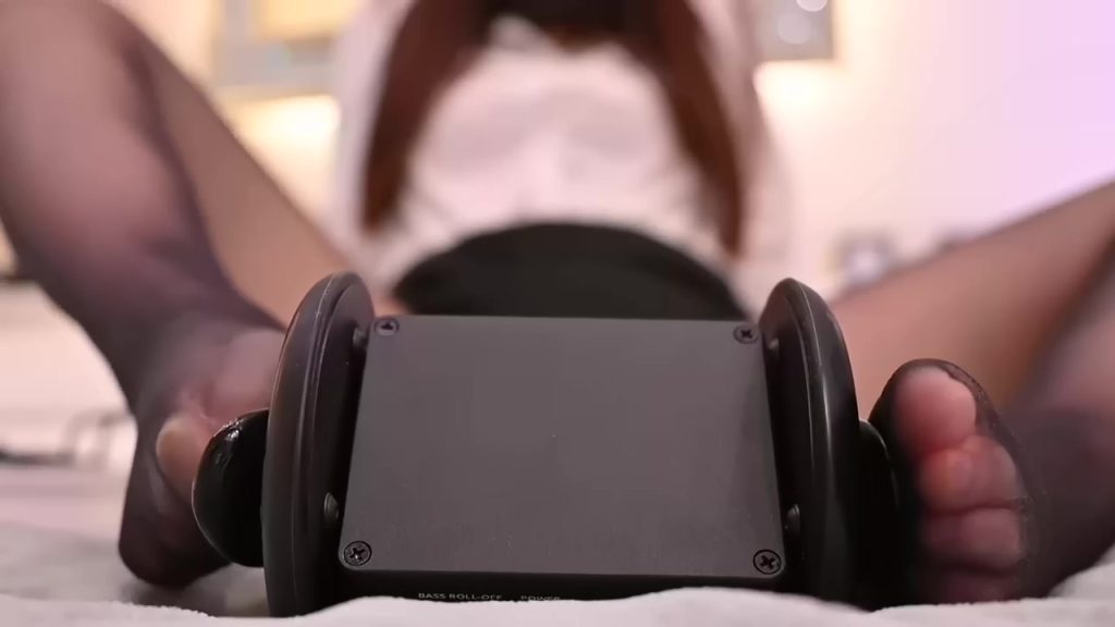 专属视频-【ASMR】パンスト履いたまま耳穴グリグリしてあげるね【睡眠導入Barefoot oil massageEar pick with toes3dio】